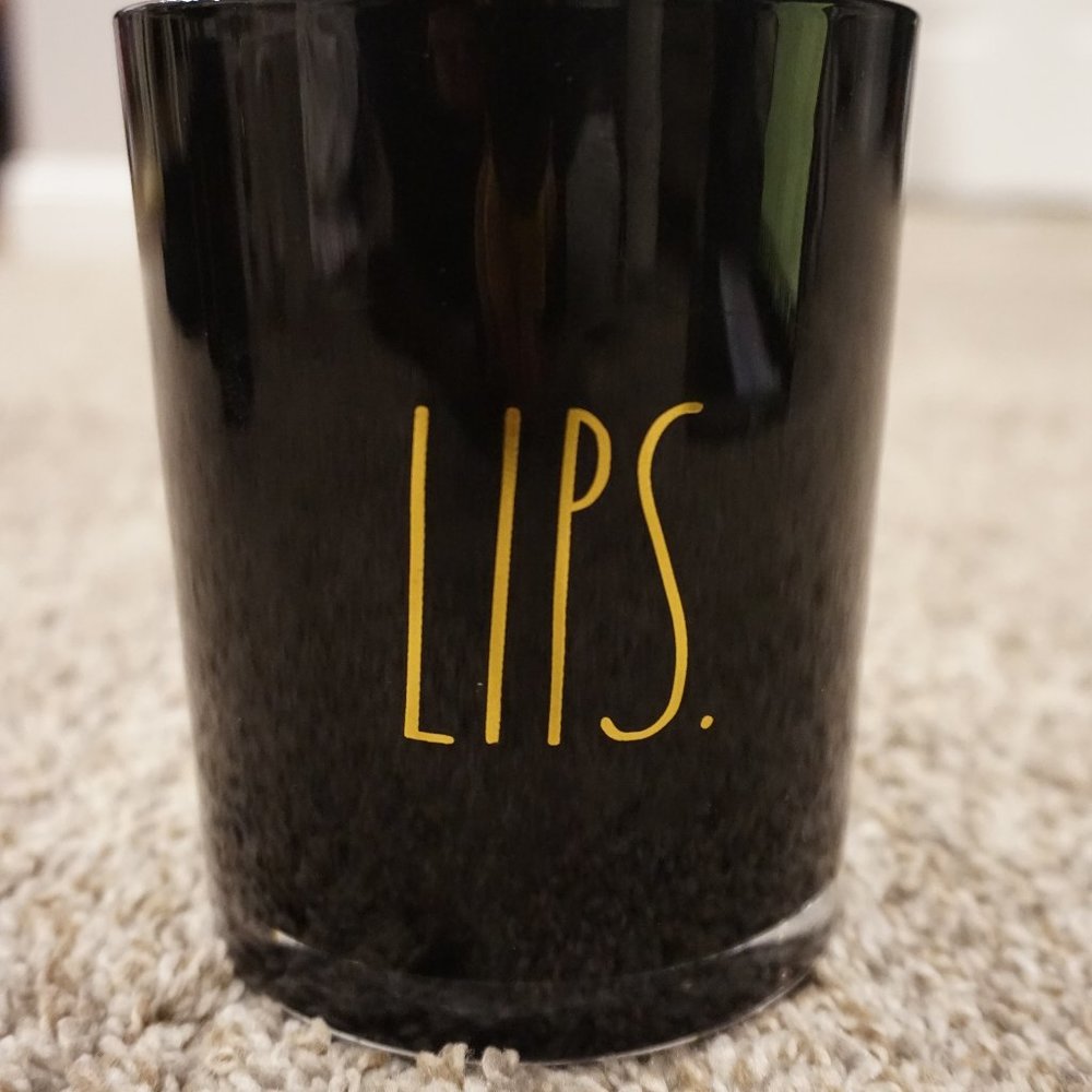 Rae Dunn Lips. Cosmetic Cup - NEW